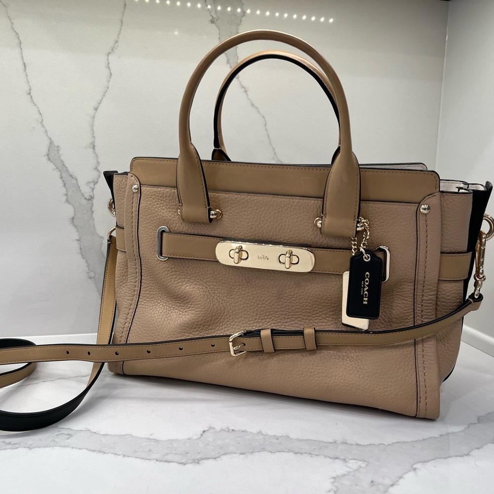 Coach Tan Pebble Leather Purse with Gold Hardware